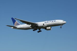 更多航空公司因伊朗战争导致油价上涨而提高机票价格