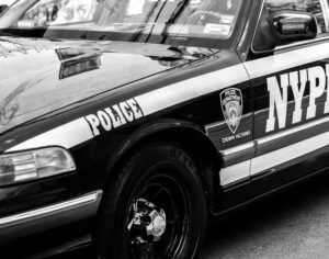 警方在抗议活动中使用「非致命」武器
