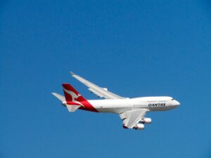 澳洲航空因中东战争导致油价波动上调国际机票价格