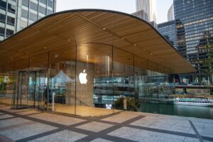 Apple CEO Tim Cook to step down