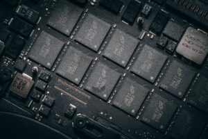 ASX dips as tech stocks continue to slump; oil prices rise