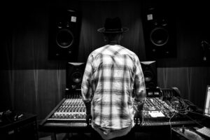 Bank chief sounds alarm on recession fears