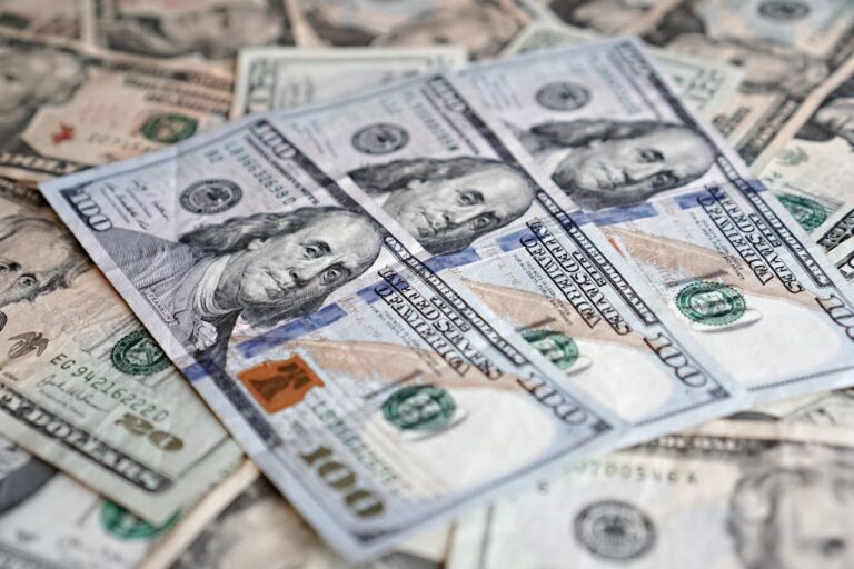 「数十亿美元」：暴利税的重大暗示