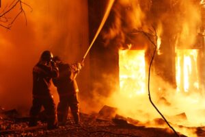 Firefighters tackle blaze at Geelong oil refinery 'not yet under control'