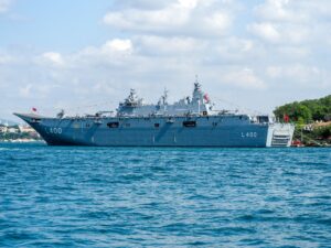 What does a US naval blockade of Iran mean for oil flows?