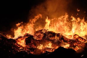 ‘Significant’: Huge fire at Aussie oil refinery