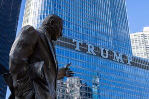 Businesses clamor for Trump's ear as $300 bn in new China tariffs loom
