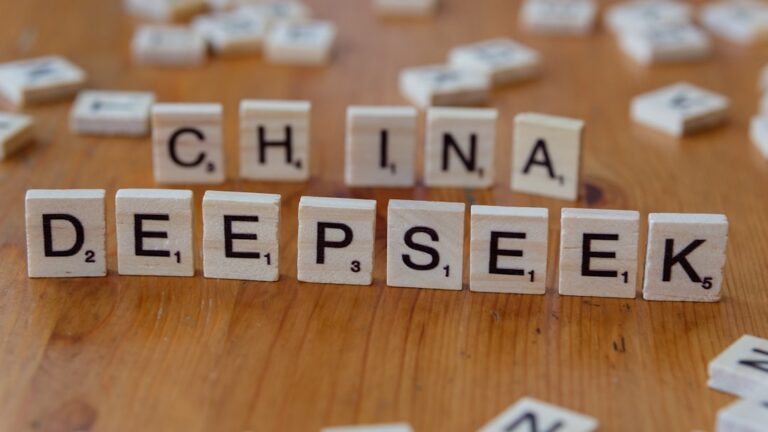 中国异议人士称在英国被「亲政权」翻译斥责