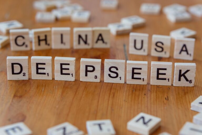 中国异议人士称在英国被「亲政权」翻译辱骂