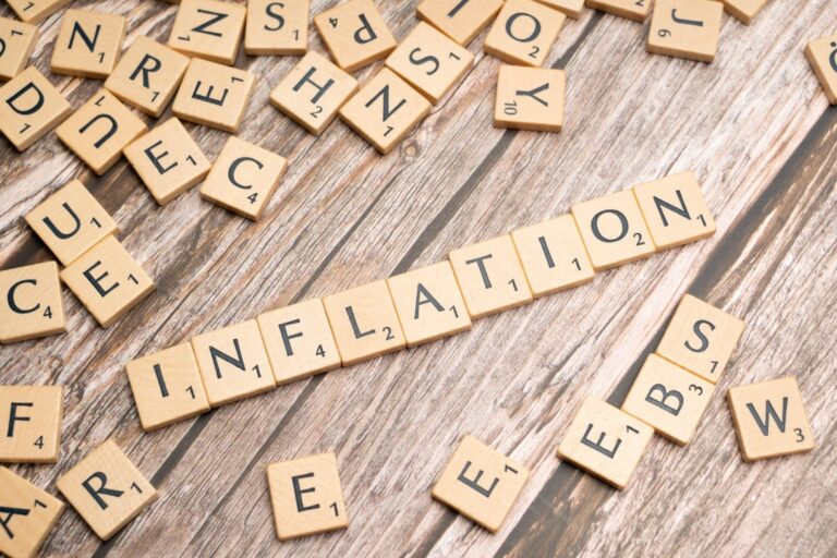 通胀飙升为最低工资辩论蒙上阴影