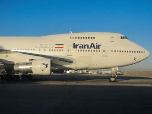 Iran and US trade air strikes after Trump dismisses report of Hormuz deal