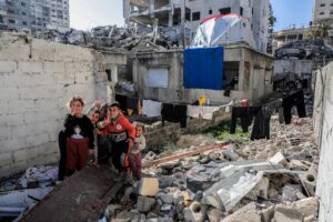 Israel warns all residents in southern Lebanon to leave