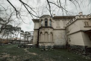 The $562 million LA mansion built for royals that just hit the market