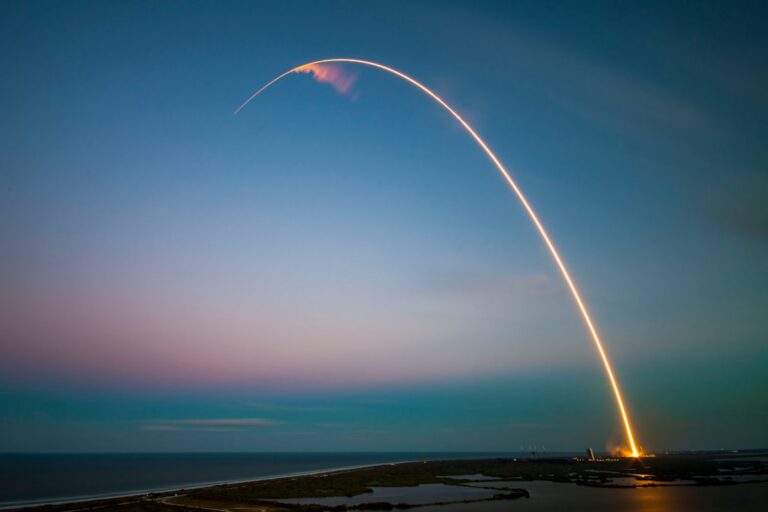 NASA选择蓝色起源等太空公司进行月球任务