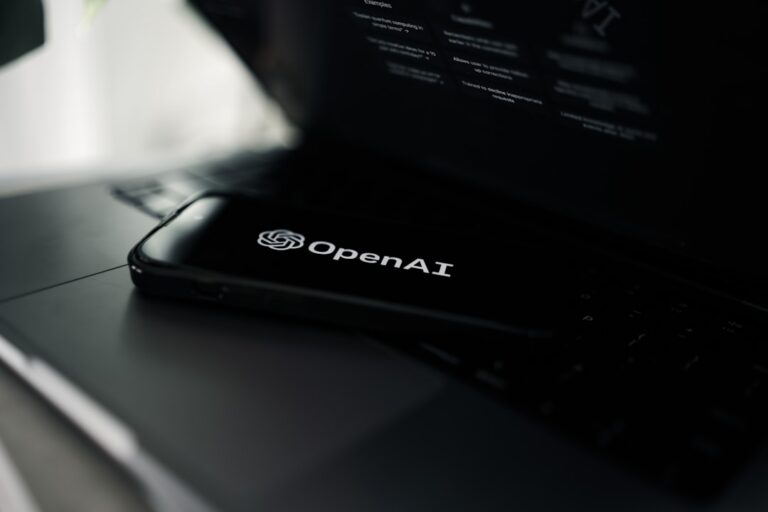 OpenAI考虑对苹果采取法律行动