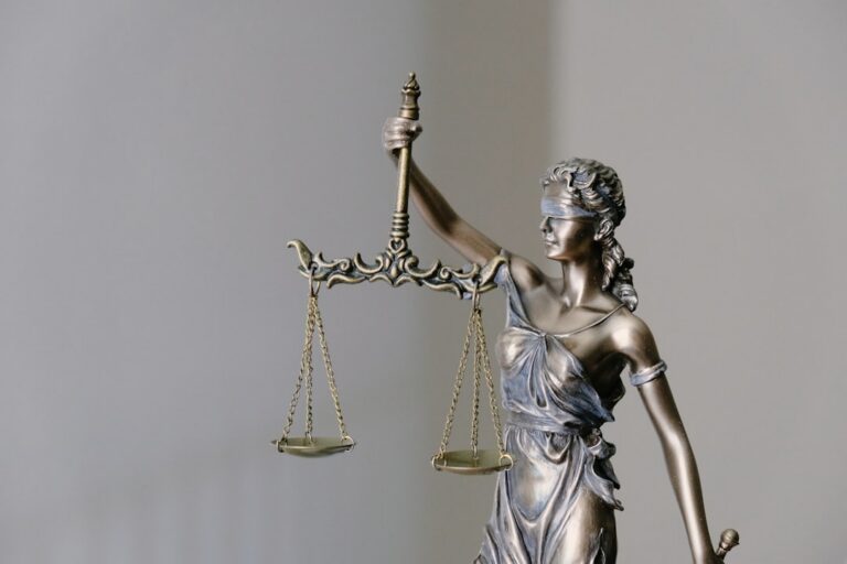 佩里的助理被判41个月监禁