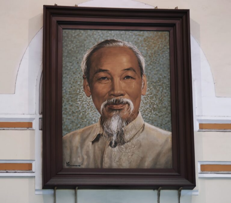 理查德·卢尔(Richard Lewer)凭借伊鲁万提·肯(Iluwanti Ken)肖像赢得10万澳元阿奇博尔德奖