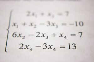 How many clothes should you own? The maths behind a sustainable wardrobe