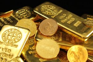 Gold extends losses on US interest rate-hike fears