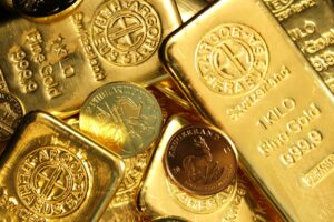 Gold extends losses on US interest rate-hike fears