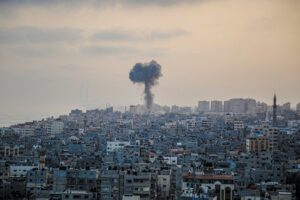 Israeli strikes kill 10 people in Gaza Strip: medics