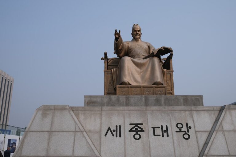 习近平与金正恩承诺加强关系,朝鲜访问结束