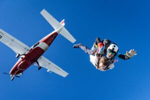 Pilot and 11 skydiving passengers killed in private plane crash in Missouri