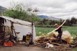 Strong quake in southern Philippines leaves 35 dead