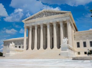 Supreme court lets Trump turn back asylum seekers at US-Mexico border