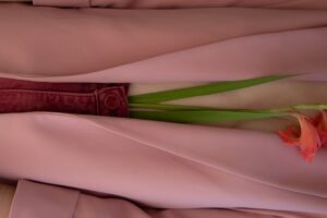 Dressed in pink, mourners gathered for Kumanjayi Little Baby's funeral