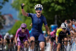 Lorena Wiebes sprints to second straight win at Tour de France Femmes