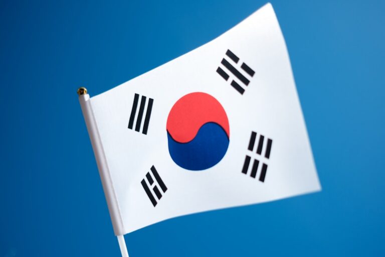韩国将派遣首艘集装箱船取道北极航线