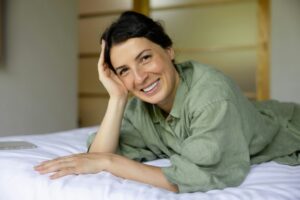 Experts skeptical about menopause 'cliff-like' decline study findings